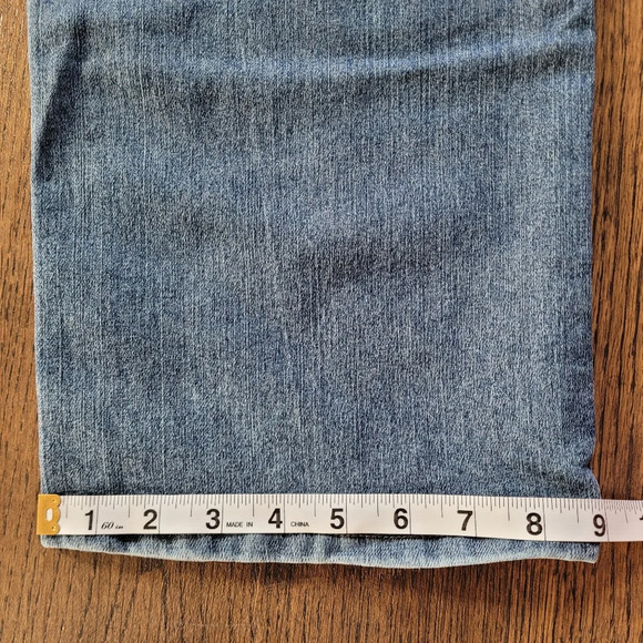 Bundle/Lot Lee Relaxed Fit At The Waist Medium Wash Jeans Size Women's 12 Short - Picture 10 of 12